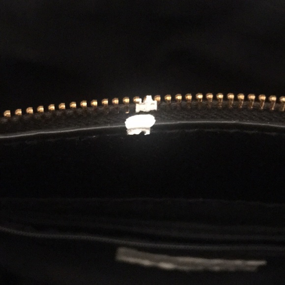 Large H&M Pocket Book - Picture 9 of 16